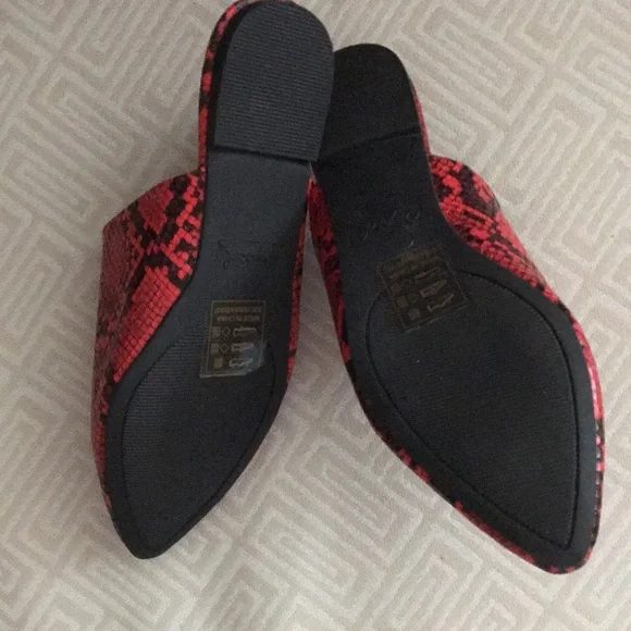 Red/Black snakeskin slides - Picture 4 of 7